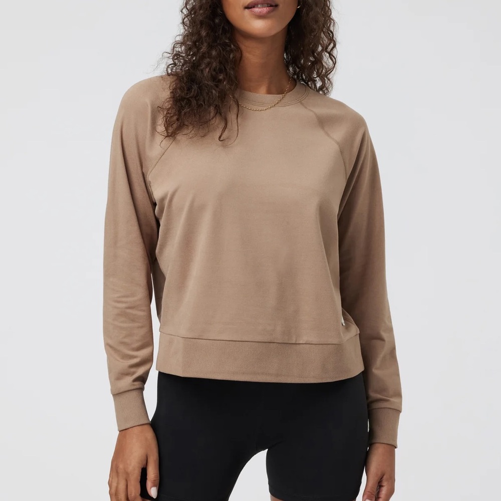 Vuori Goldenrod Heather Long-Sleeve Halo Crew